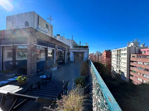 Se vende penthouse de 2 dormitorios en Pocitos