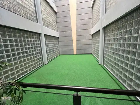 Oficina en Alquiler con 2 cocheras