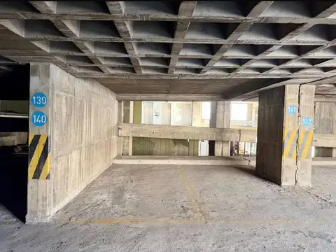 COCHERA CENTRO AV. OLMOS 138 EXCELENTE UBICACIÓN