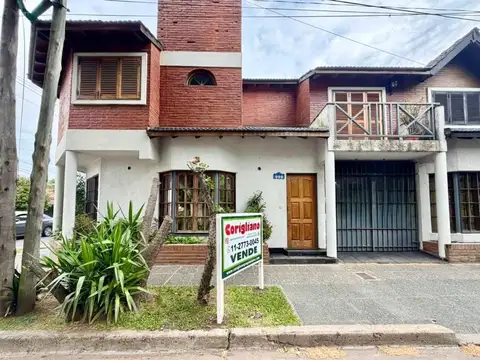 Dúplex 4 ambientes con entrada independiente.