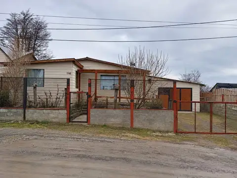 VENTA DE CASA B. PROVINCIAS UNIDAS TOLHUIN