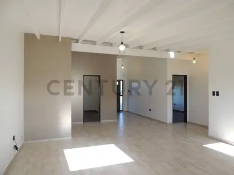 Casa 4 ambientes con 2 baños