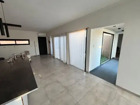 Casa de 2 dormitorios - Funes Town