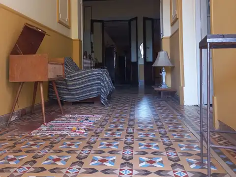 Casa 6 ambientes con 1 baño