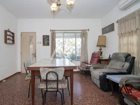 Casa en venta c/ cochera en Ciudad de la costa