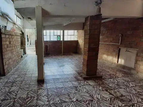 Casa de cuatro ambinetes mas dependencia - Carlos Vega 600 Rio Tercero - CBA