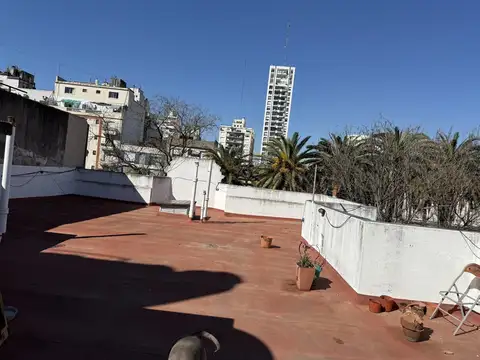 Casa 11 ambientes con 2 baños