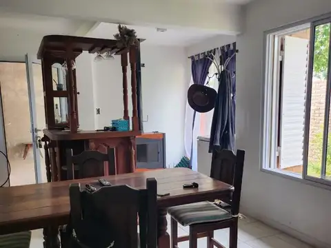 Casa 4 ambientes con 1 baño