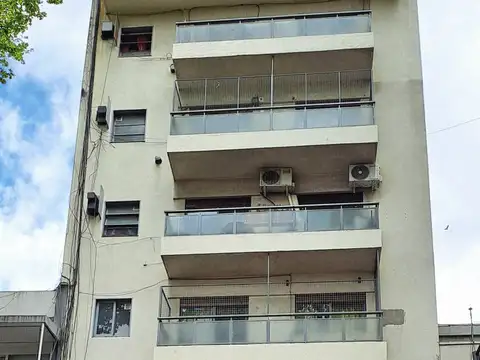 2 AMBIENTES CON PATIO