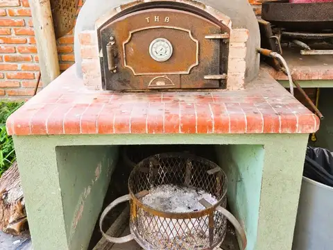 Casa en Venta con 4 cocheras