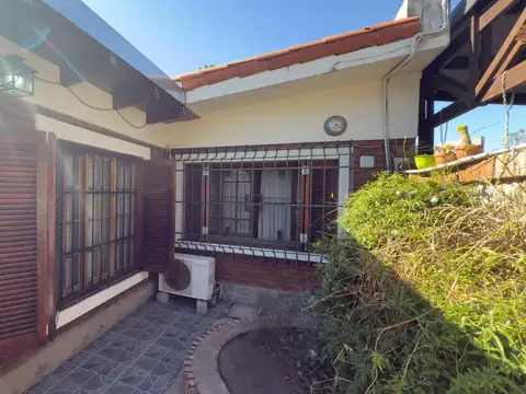 Casa en Venta con 4 cocheras