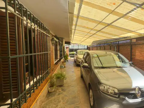 Casa 7 ambientes con 4 baños