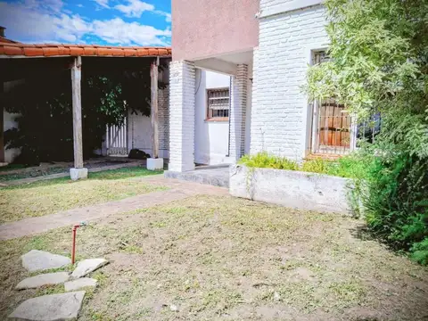 Casa 4 ambientes con 1 baño