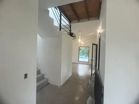 Casa en Venta con 2 cocheras