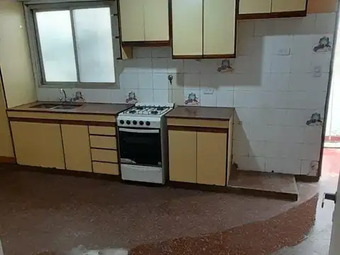 Depto Tipo Casa en Alquiler en Wilde, $ 700.000