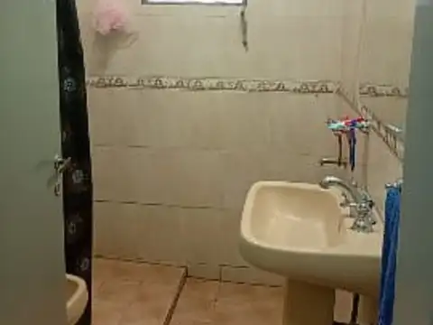 VENTA CASA GRANADERO PRINGLES 2 DORM DEPTO 1 DORM