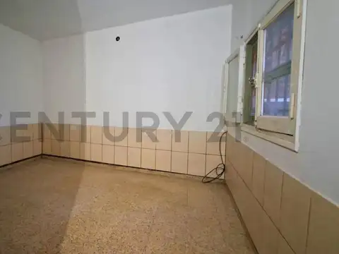 Casa 9 ambientes con 4 baños