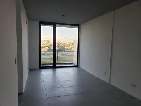 Luis Garcia 1300