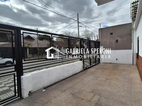 Casa en Alquiler en Banfield, $ 900.000