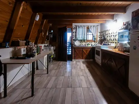 VENTA CASA 4 AMBIENTES EN GUERNICA