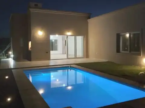 Venta Casa en Santa Sofía- Pilar del Este al 5500