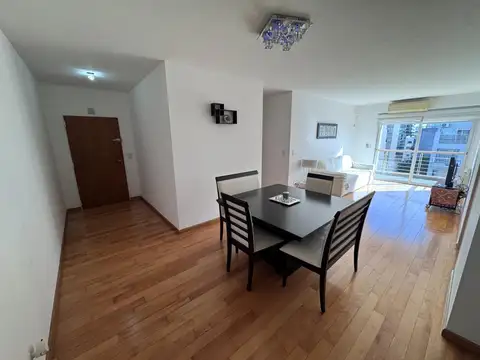 3 AMBIENTES EN DUPLEX CON TERRAZA, COCHERA Y BAULERA.