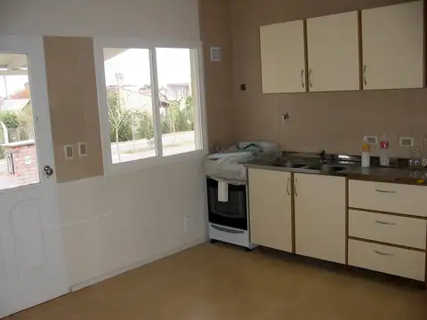 Casa en dos plantas de 5 ambientes