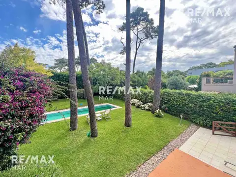 Casa en Venta en Playa Mansa, USD 980.000