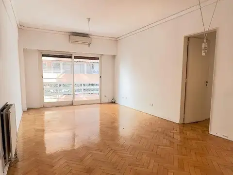 Arcos 2500, Piso 4