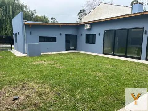 Casa en venta - 4 Dormitorios 2 Baños - Santa Clara del Mar