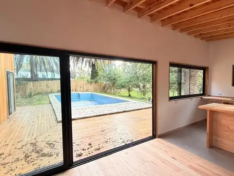 CASA CON PILETA EN VENTA EN ING. MASCHWITZ