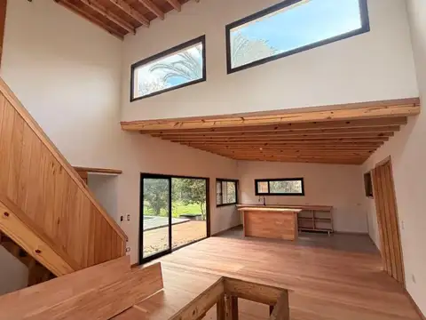 Casa 4 ambientes con 2 baños