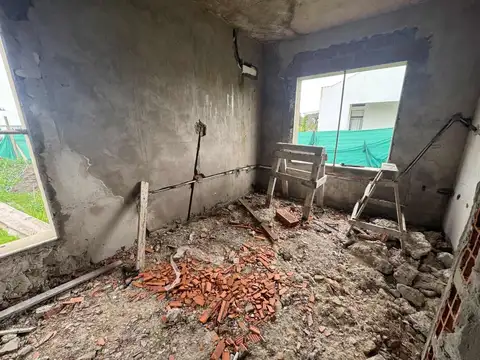 Casa 5 ambientes con 2 baños