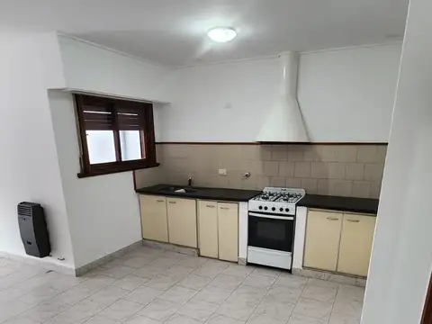 Depto Tipo Casa en Alquiler de 3 ambientes