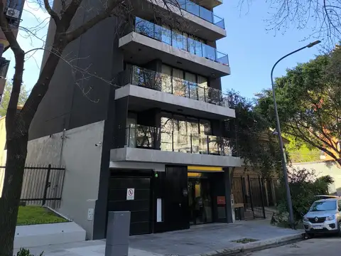 SEMIPISO A ESTRENAR CATEGORÍA P.B. CON PATIO - NUÑEZ - IDEAL VIVIENDA O USO PROFESIONAL