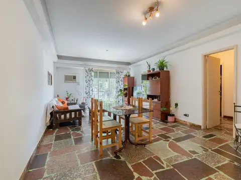 Departamento de 3 Ambientes con Balcón en Venta. Villa Gral. Mitre.