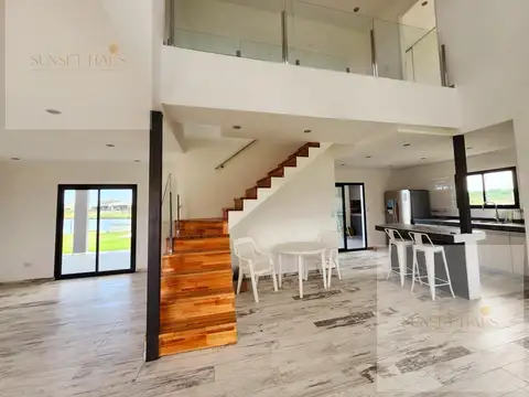 Casa en Venta al Oeste