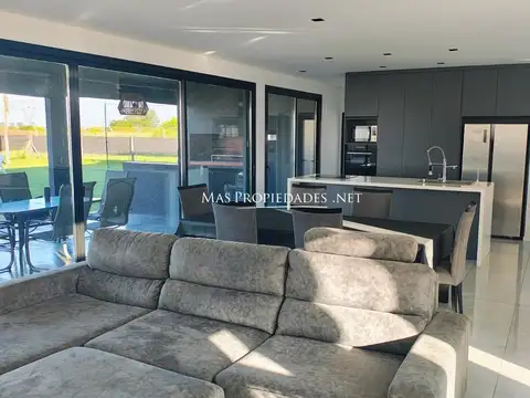 Casa en Venta en La Alameda, USD 299.000