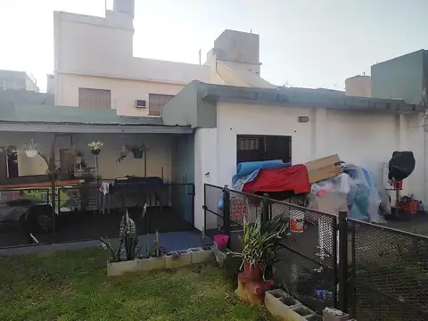 VENTA LOTE  CON LOCAL MAS  2 PH Y E/ DE AUTOS