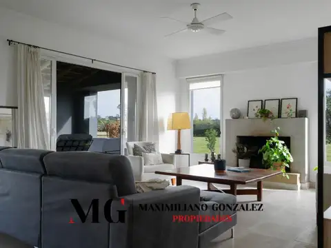 Casa en Venta con 2 cocheras