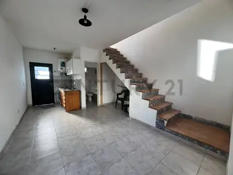 Venta de Departamento 2 amb en Los Polvorines, cochera, patio Malvinas Argentinas, San Miguel