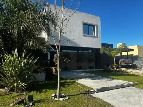 Casa en Venta en Pilar del Este - Santa Elena, USD 410.000