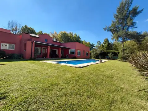 Casa en Venta con 2 cocheras