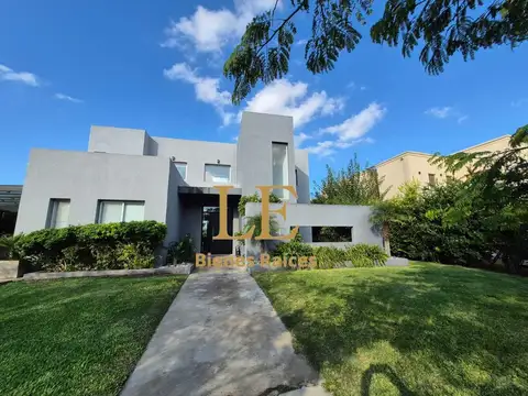 Casa en Venta en El Cantón, USD 305.000