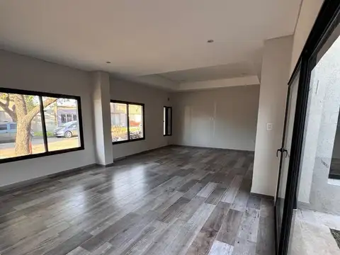 Casa 2 ambientes con 2 baños