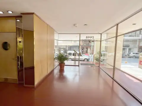 Belgrano – Torre | 3 Ambientes con Cochera Fija y 3 Bauleras | Muy Luminoso | Piso Alto