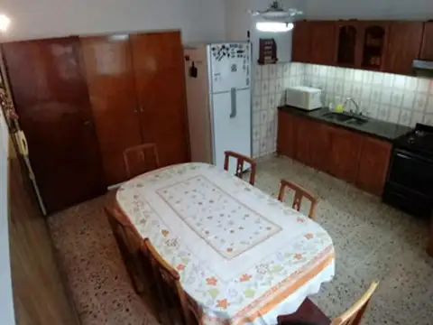 2 Locales Comerciales C/ Vivienda 5 Amb.