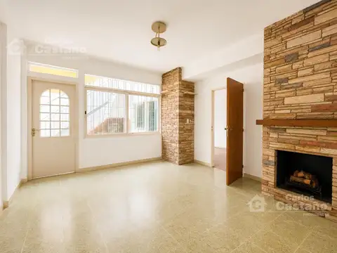 Casa 5 ambientes con 2 baños