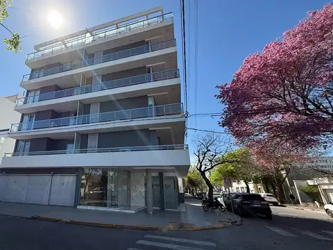 Maipu 196