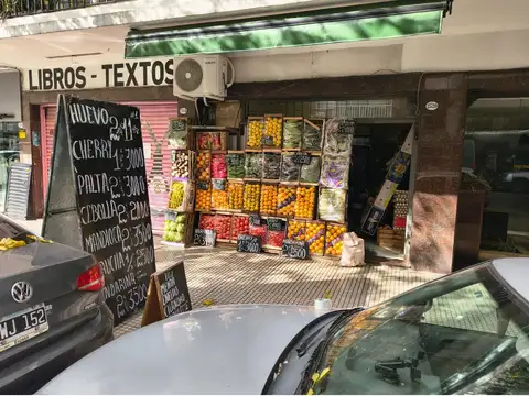 EXCELENTE LOCAL UBICADO EN CENTRO COMERCIAL DE BELGRANO.